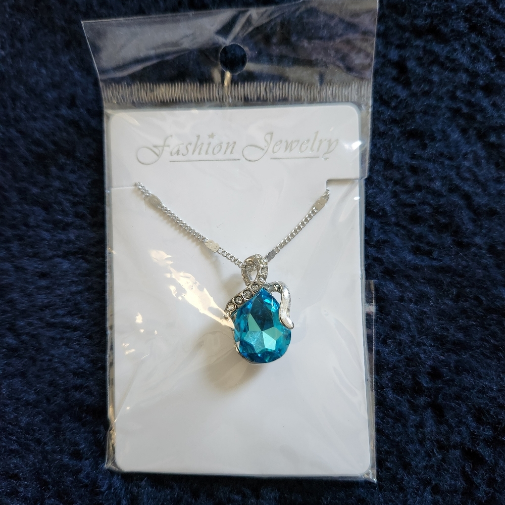 Blue Teardrop, silver necklace